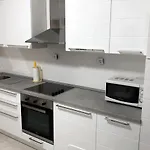 Family-friendly With Swimming Pool Rogac, Solta - 5183 גרוהוטה