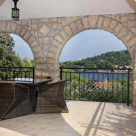 Family-friendly With Swimming Pool Rogac, Solta - 5183 Grohote
