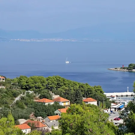 Seaside With A Swimming Pool Rogac, Solta - 5183 Apartment *