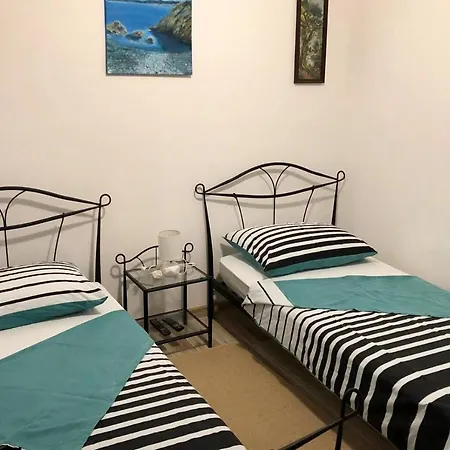 Family-friendly With Swimming Pool Rogac, Solta - 5183 Appartement *