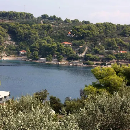 Seaside With A Swimming Pool Rogac, Solta - 5183 Apartment Grohote
