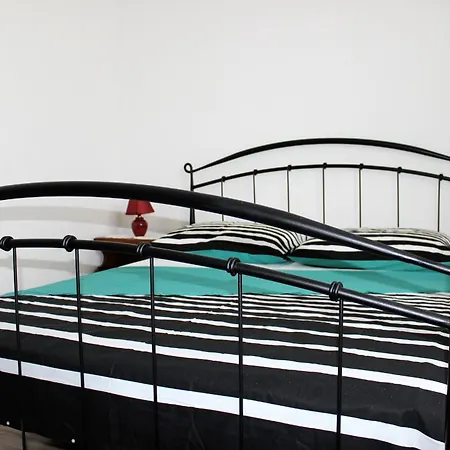 Appartement Family-friendly With Swimming Pool Rogac, Solta - 5183