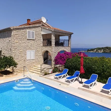 Seaside With A Swimming Pool Rogac, Solta - 5183 Grohote